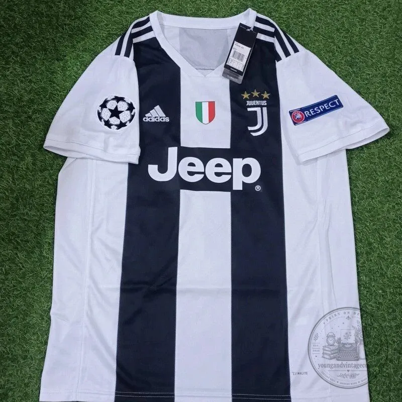 Juventus 2018-2019 Cristiano Ronaldo Number 7 Home Football Jersey
